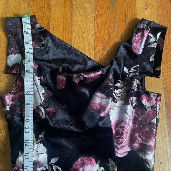 Black Halo Black Floral Velvet Knee Length Sheath Dress Size 0 - Picture 5 of 8
